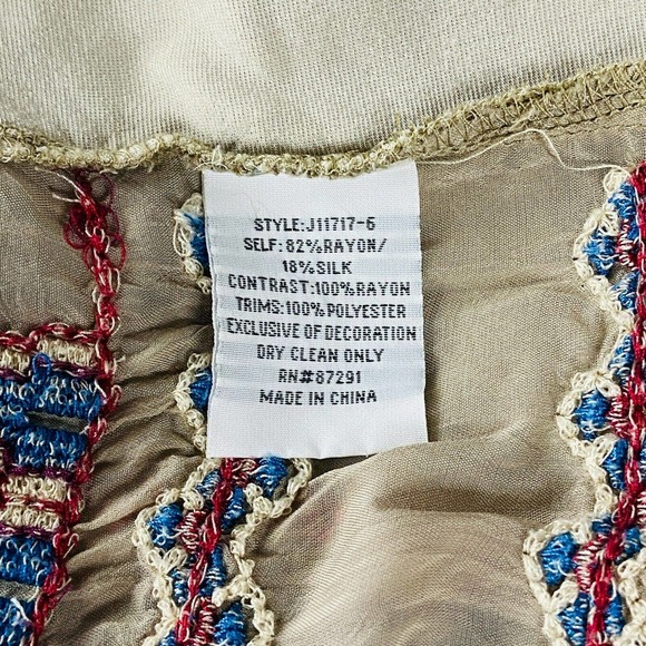 Johnny Was Womens XS Shirt Beige Blue Floral Aztec Embroidered Velvet Tunic AY16 - Picture 3 of 5